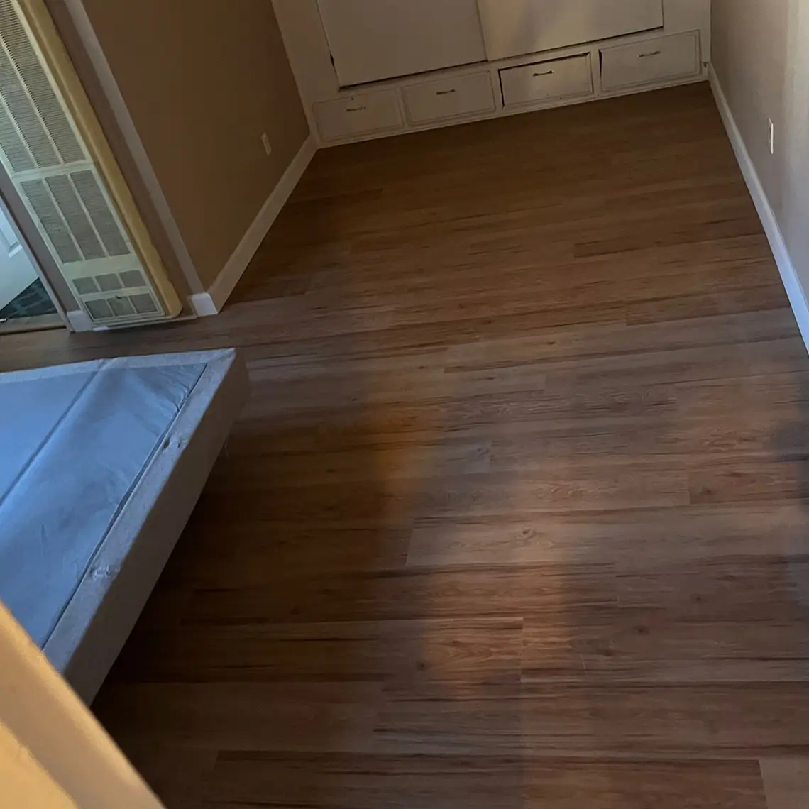 Juniors Carpet Flooring- Intalacion de pisos