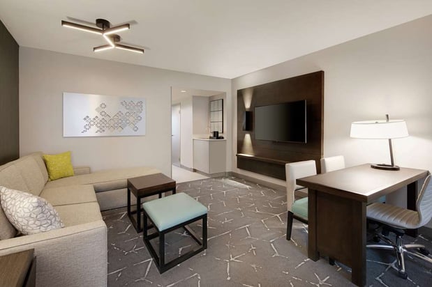 Images Embassy Suites by Hilton Atlanta Perimeter Center
