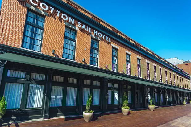 Images The Cotton Sail Hotel Savannah, Tapestry Collection by Hilton
