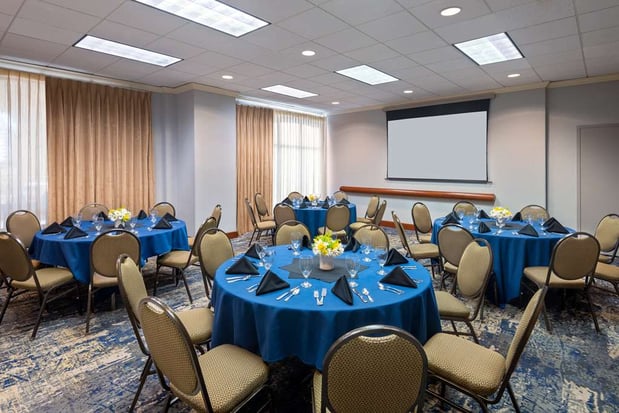 Images Hampton Inn & Suites Kansas City-Country Club Plaza