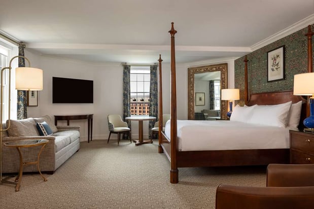Images The Hotel Roanoke & Conference Center, Curio Collection by Hilton