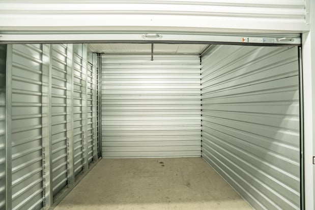 Images U-Stor-It Self Storage - Lincoln Park