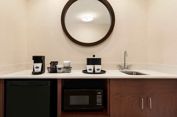 Images Hampton Inn & Suites Pittsburgh/Waterfront-West Homestead