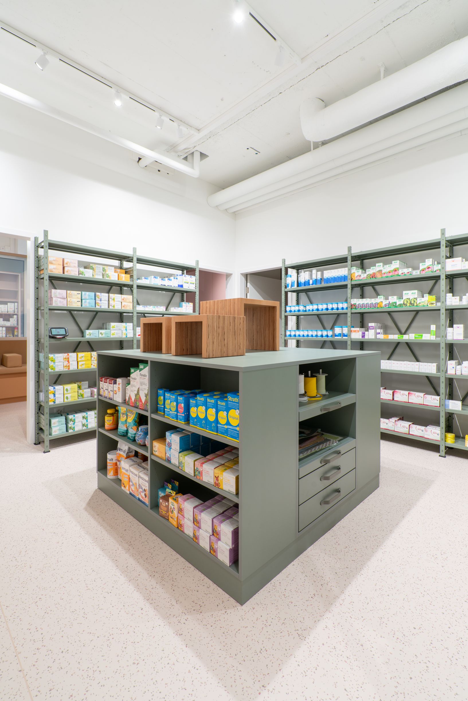 TopPharm Apotheke & Drogerie Brentano, Bruggerstrasse 11B in Wildegg