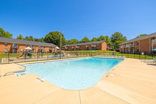 Images Lindsey Manor Apartments