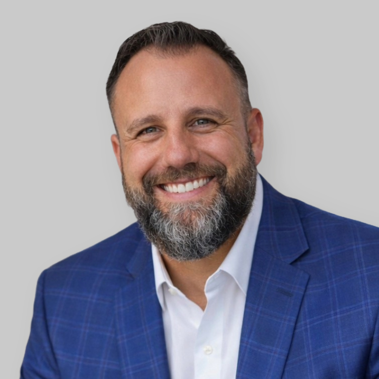 Headshot of Zachary D. Lee, a wealth advisor at Chase