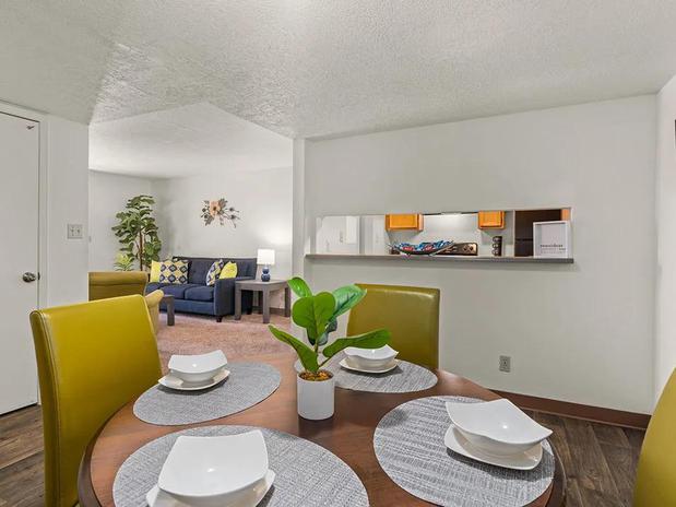 Images Mesa Ridge Apartments