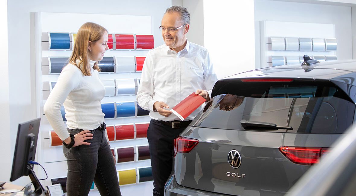 Autohaus Clemens GmbH & Co.KG, Tiefenbroicher Weg 12 in Düsseldorf