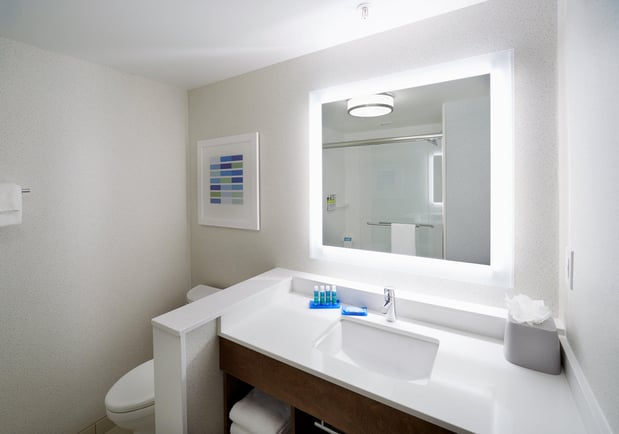 Images Holiday Inn Express & Suites Cincinnati North - Liberty Way by IHG