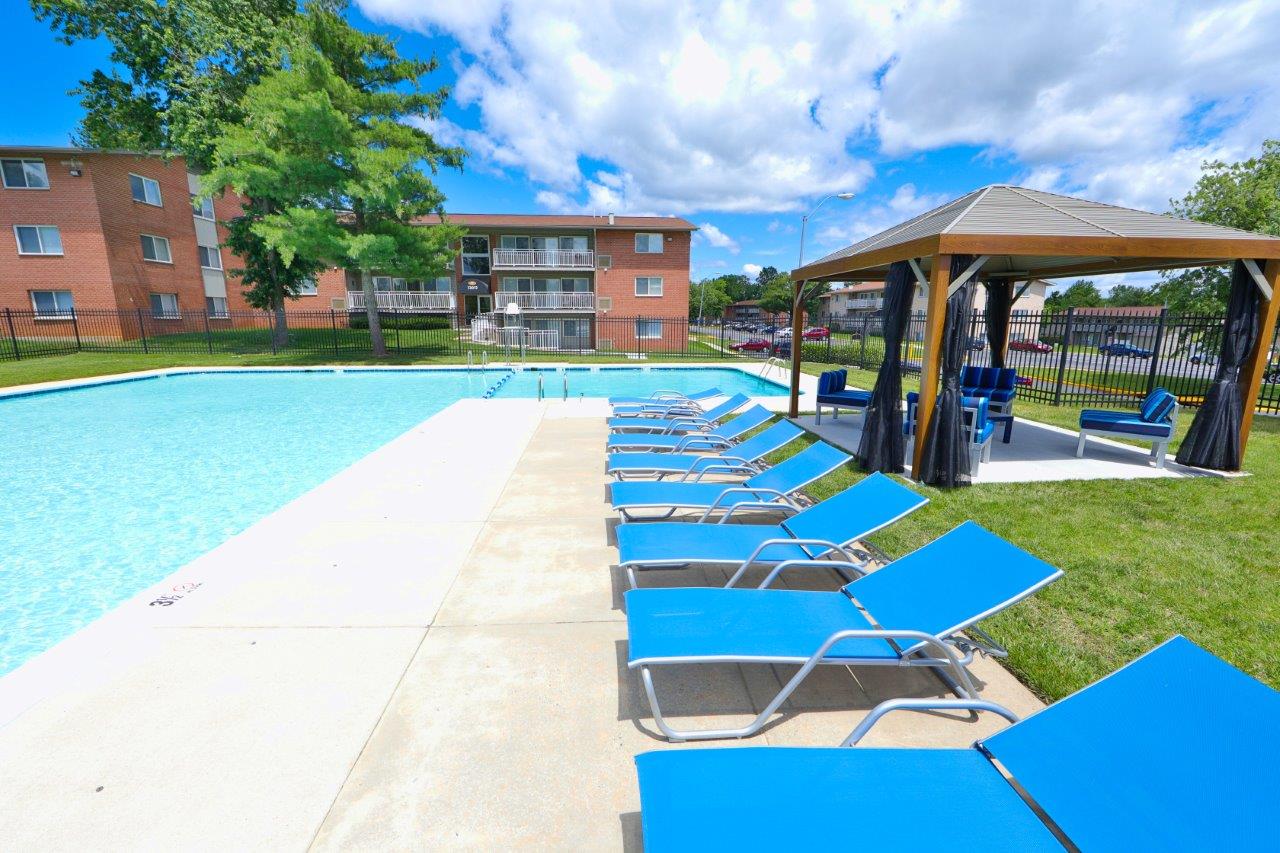 WIllow Lake Swimming Pool and Cabana