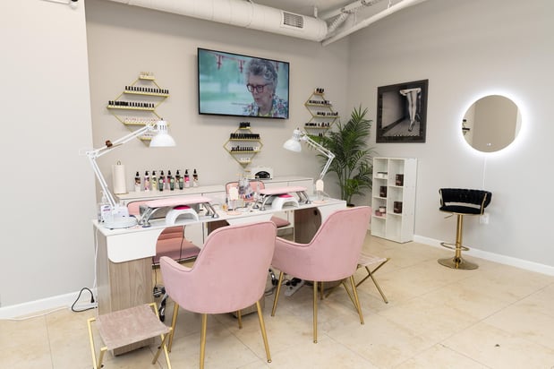 Images Vizavi Beauty | Lashes, Russian Manicure & Hair
