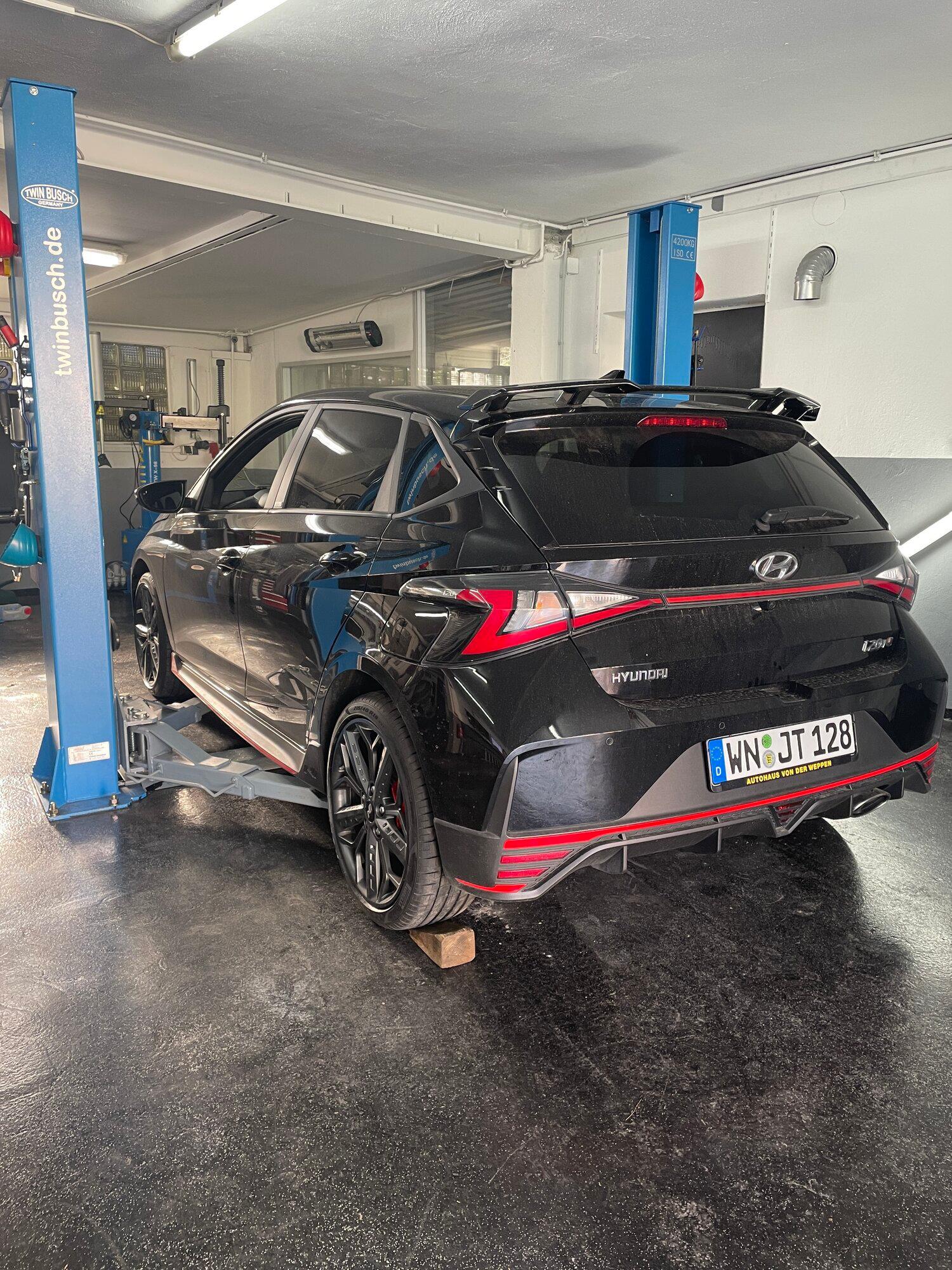 Bilder TJs Garage GmbH