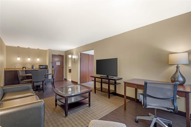 Images Best Western Plus Plaza by the Green