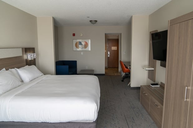 Images Holiday Inn Express Pembroke by IHG