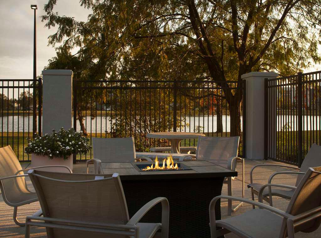 Hampton Inn Evansville in Evansville, IN, 8000 Eagle Crest Blvd., Store Hours, Reviews