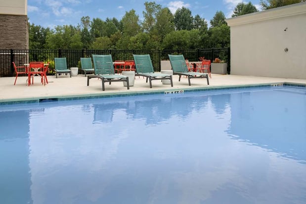 Images Tru by Hilton Charlotte Airport Lake Pointe