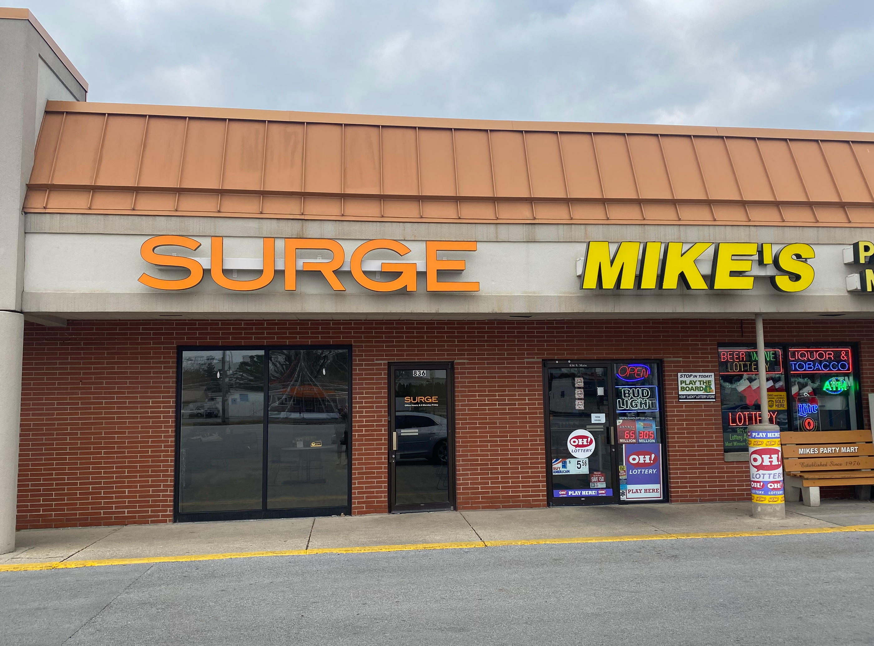 Looking for a job? Our Bowling Green, Ohio SURGE Staffing branch has new positions that open up daily! You can contact our Bowling Green branch and our staffing specialists will work closely with you to ensure we find a job that you love!