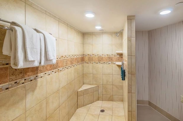 Images DoubleTree by Hilton Hotel Lawrence