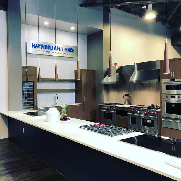 Images Haywood Appliance - Clyde Showroom