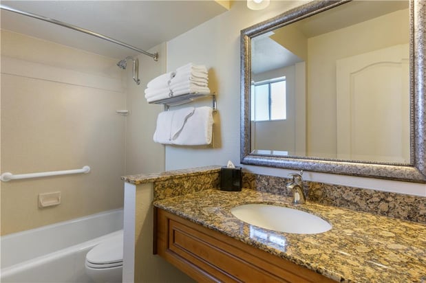 Images Best Western Plus A Wayfarer's Inn and Suites