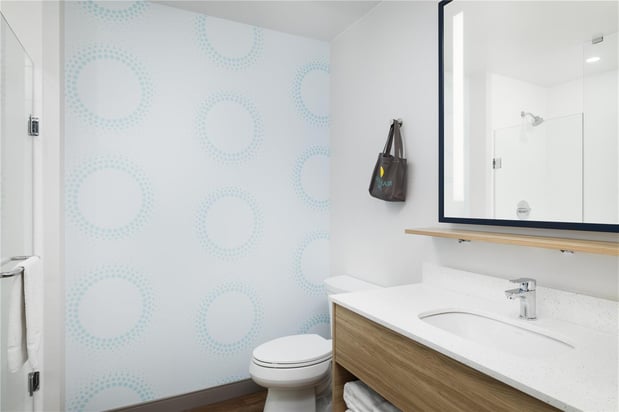 Images Tru by Hilton Cleveland