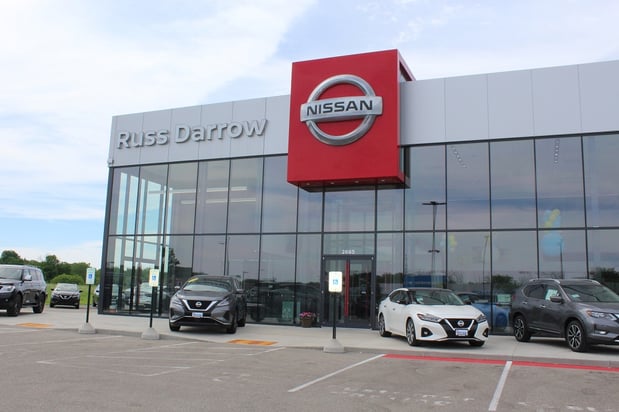 Images Russ Darrow Nissan of West Bend Service Center