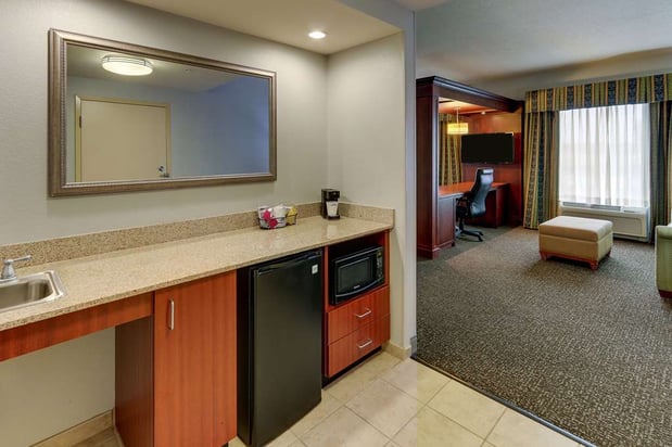 Images Hampton Inn & Suites Indianapolis-Airport