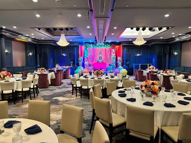 Images The Roslyn, Tapestry Collection by Hilton