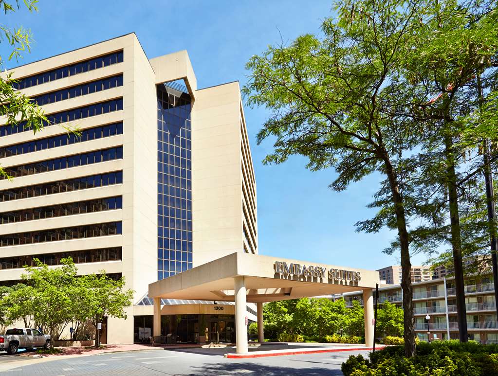 Exterior Embassy Suites by Hilton Crystal City National Airport Arlington (703)979-9799