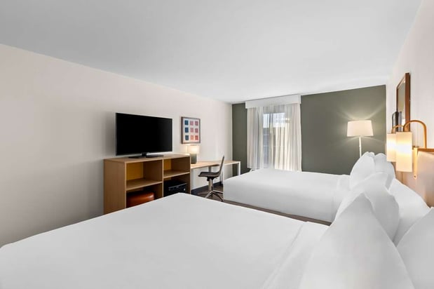 Images Spark by Hilton Calhoun