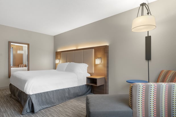 Images Holiday Inn Express & Suites Coralville by IHG