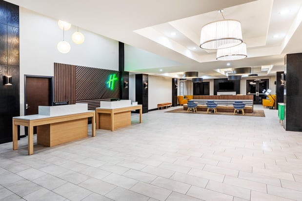 Images Holiday Inn & Suites Tulsa South by IHG