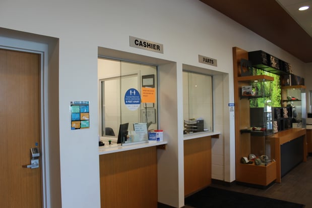 Images Russ Darrow Chrysler, Dodge, Jeep, RAM of Milwaukee Parts Department