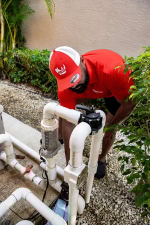 Images RED RHINO - The Pool Leak Experts