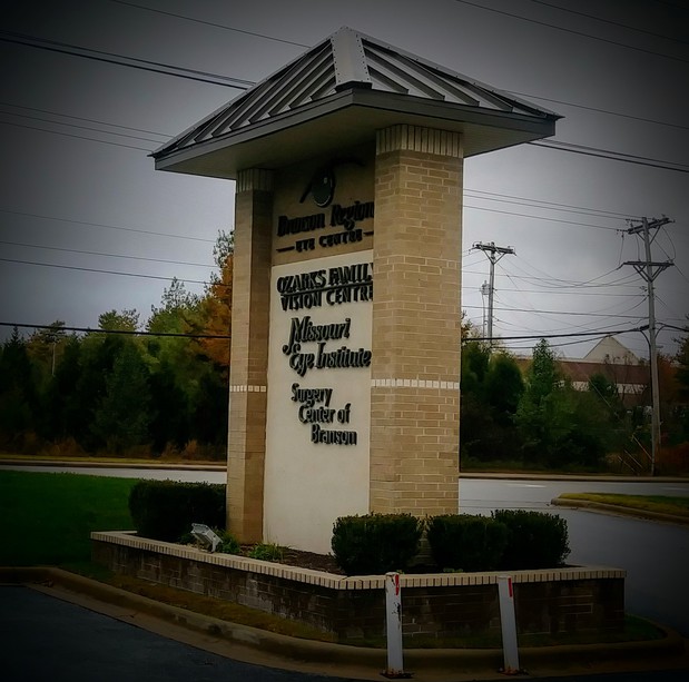 Images Missouri Eye Institute