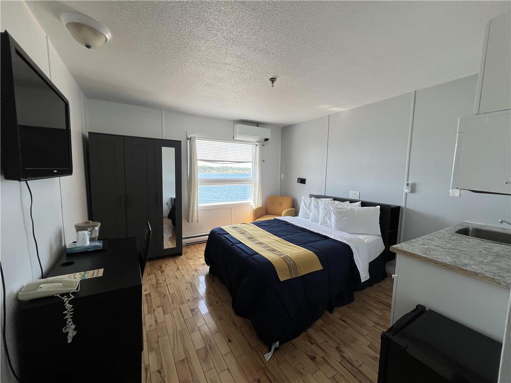 Images Harbourview Inn, SureStay Collection by Best Western