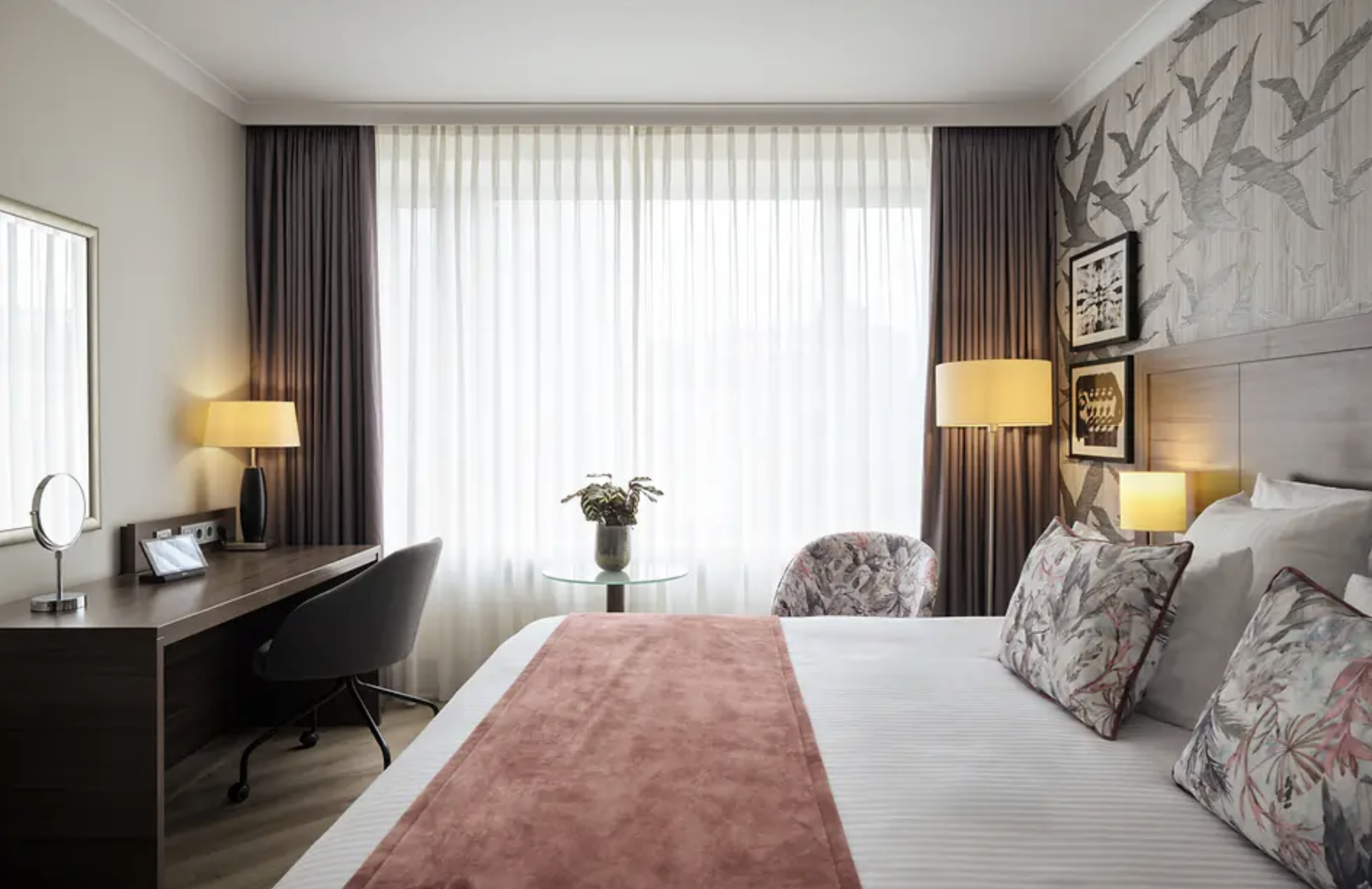 Leonardo Royal Hotel Düsseldorf Königsallee, Graf-Adolf-Platz 8-10 in Düsseldorf