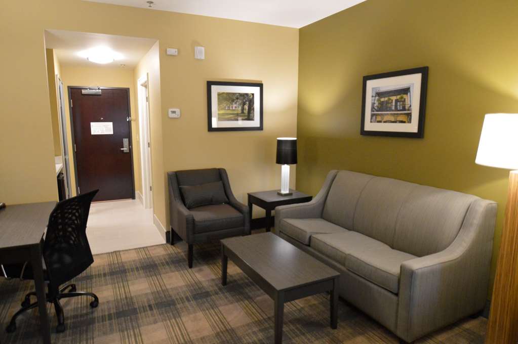 King Suite Sitting Area Best Western Plus New Orleans Airport Hotel Kenner (504)360-2990