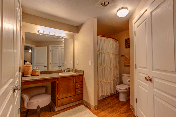 Images Commons at Avalon Park Apartments