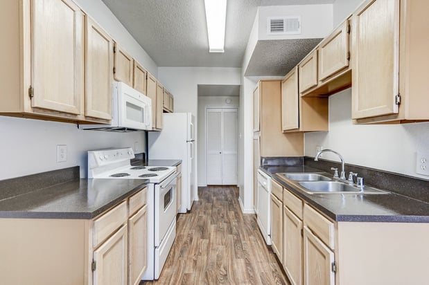 Images Saxony at Chase Oaks Apartments