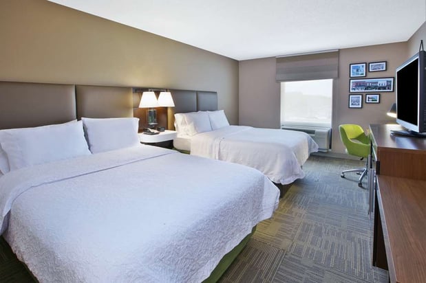 Images Hampton Inn Commerce Novi