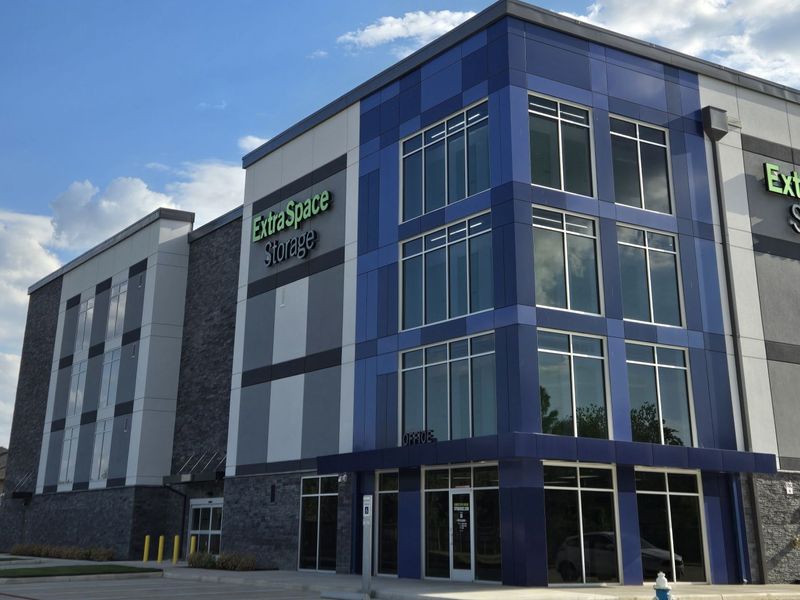 Images Extra Space Storage