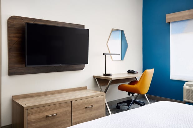 Images Holiday Inn Express & Suites Wheeling by IHG