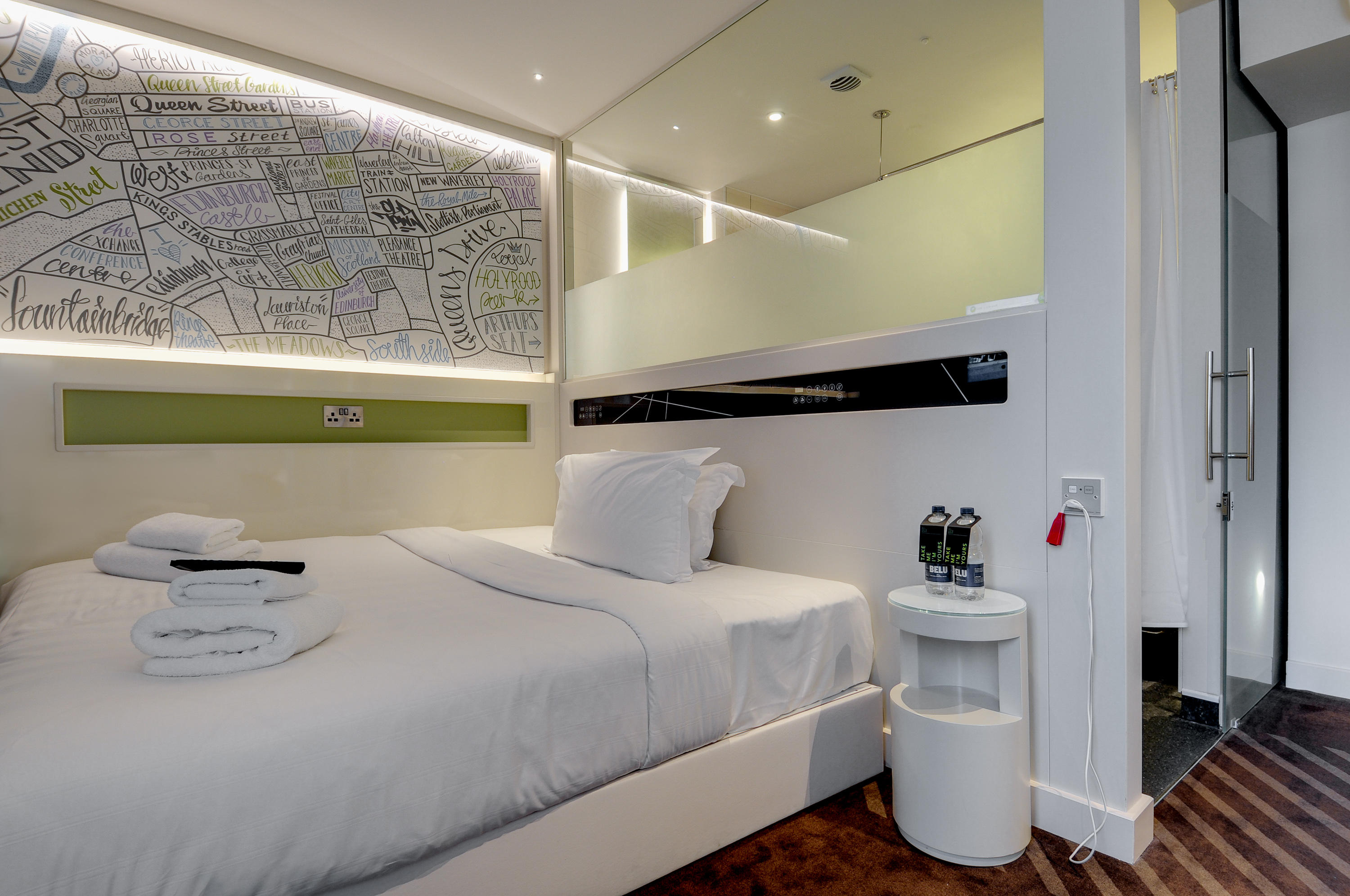 hub by Premier Inn room hub by Premier Inn London Covent Garden hotel London 03333 213104