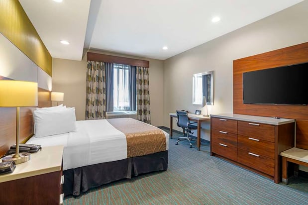 Images Best Western Plus Gardena Inn & Suites