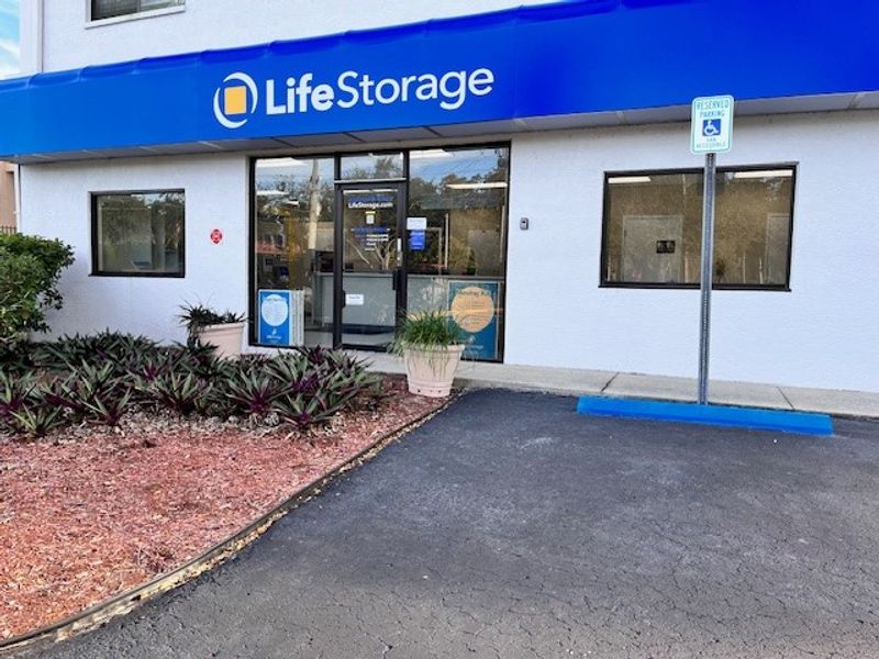 Images Life Storage - Tampa