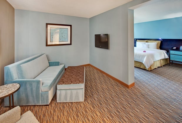 Images Crowne Plaza Lombard Downers Grove by IHG