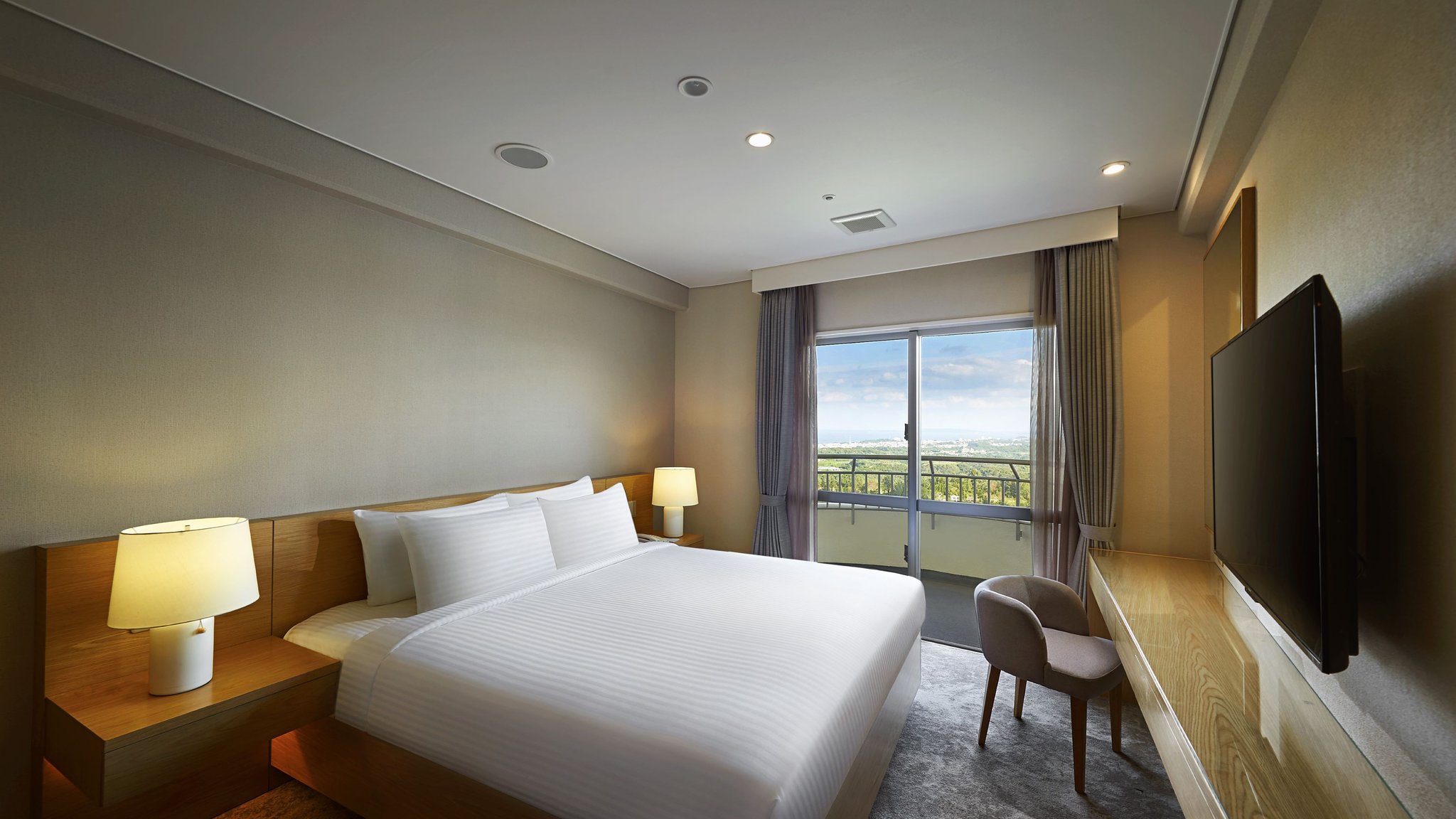 Images ANA Crowne Plaza Resort Okinawa Uruma Hills by IHG