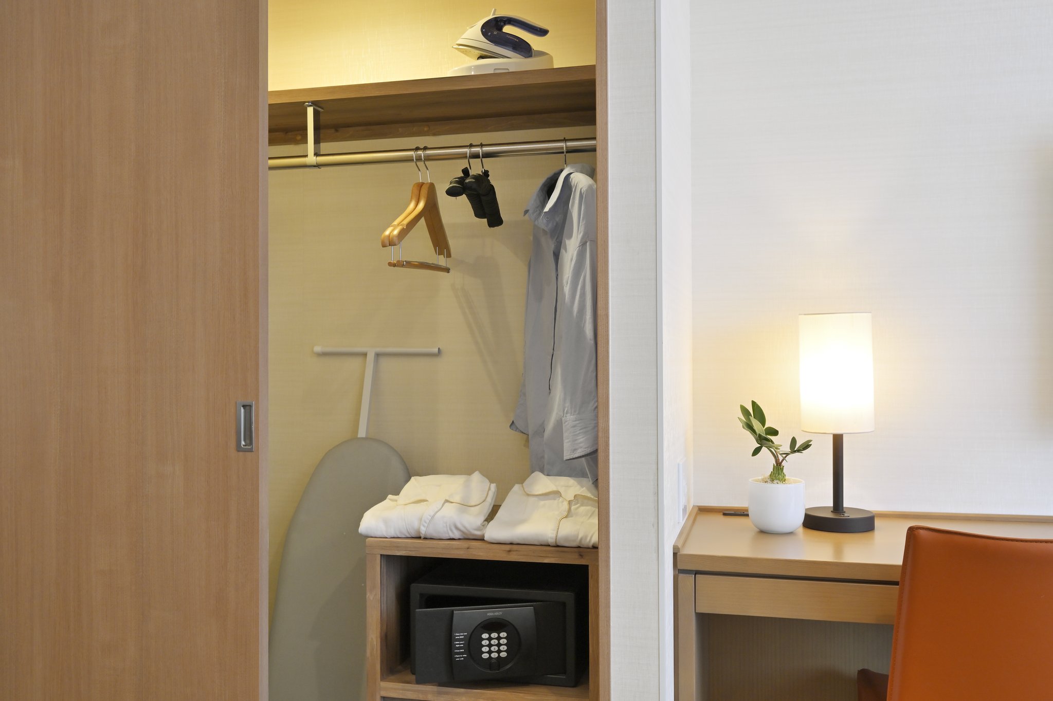 Images Holiday Inn & Suites Shin Osaka by IHG