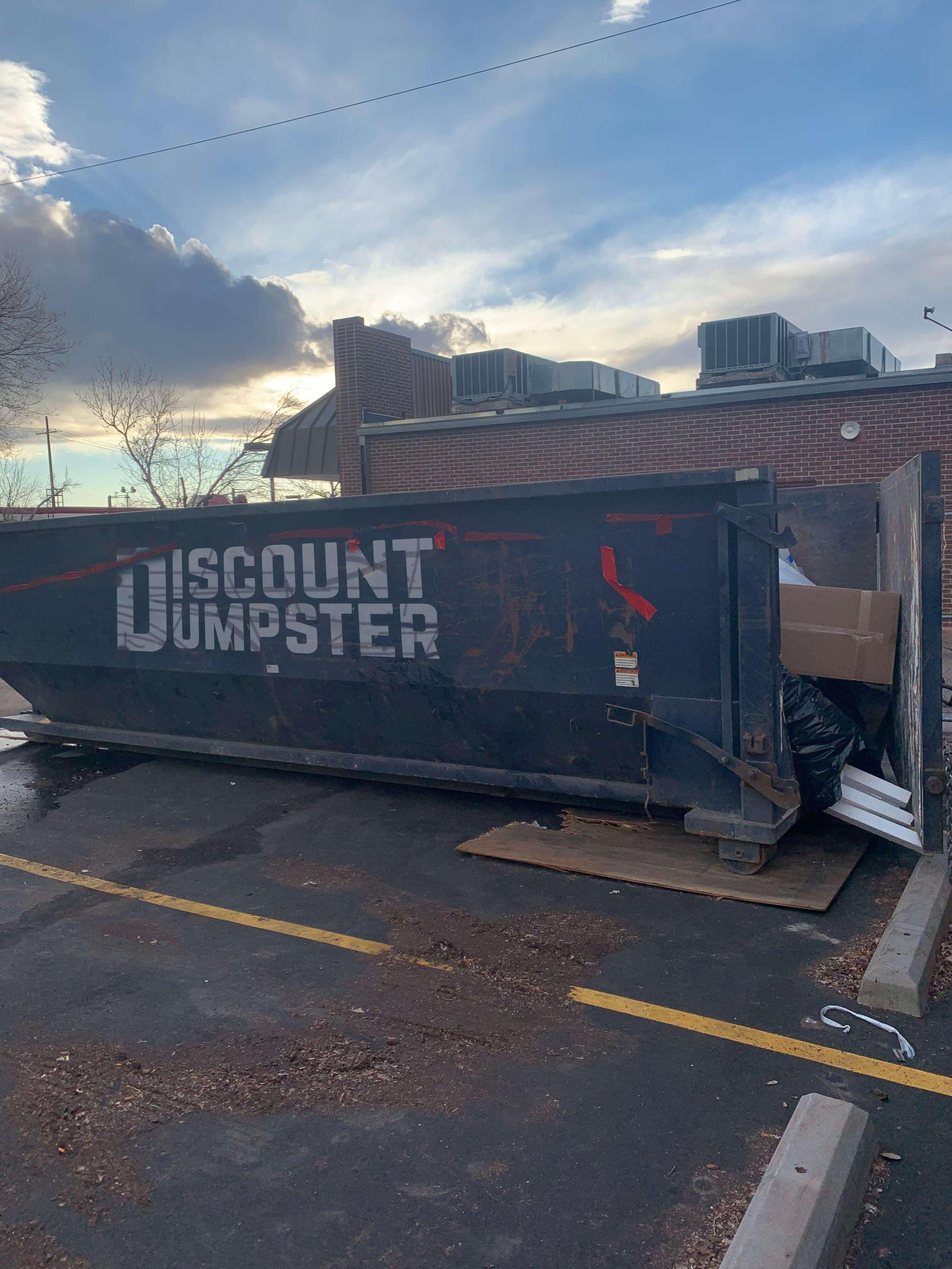 Discount dumpster has roll off dumpsters for your commercial needs in Denver co